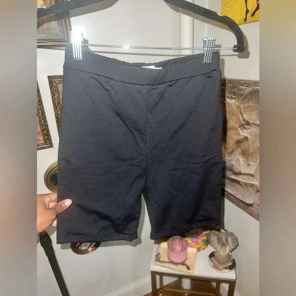 Princess Polly Stretch Shorts size 6 - Picture 1 of 4